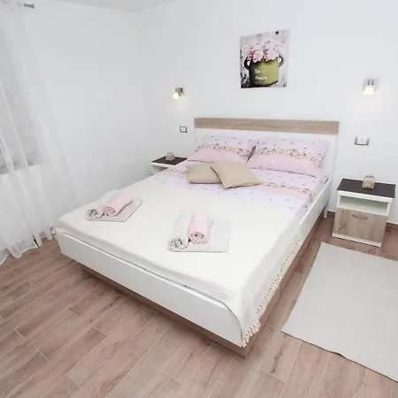 Ines Apartmán *