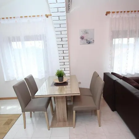 Ines Apartmán Kanfanar