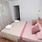 Ines Apartman *